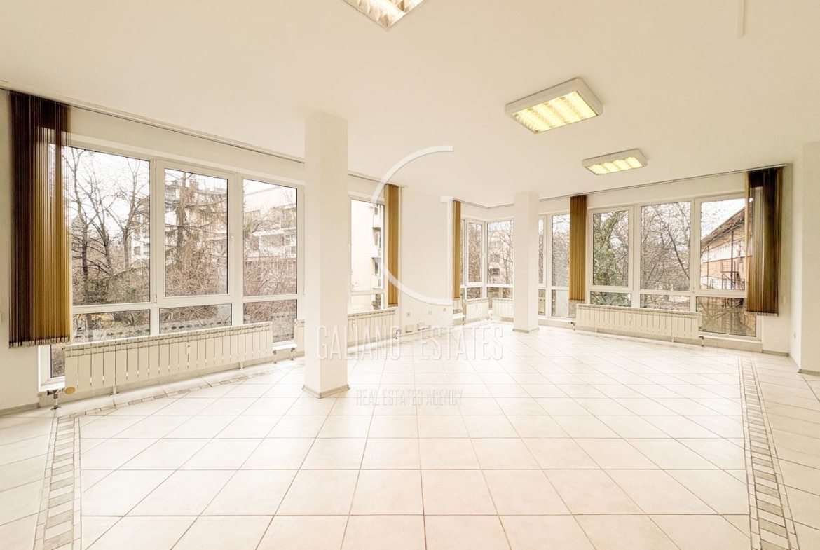 Просторен, светъл офис до метростанция Жулио Кюри - 0