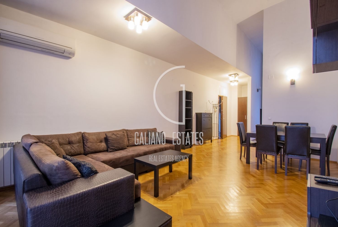 Прекрасен тристаен апартамент в престижен затворен комплекс - 0