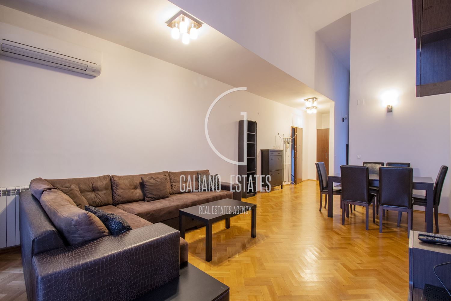 Прекрасен тристаен апартамент в престижен затворен комплекс - 0