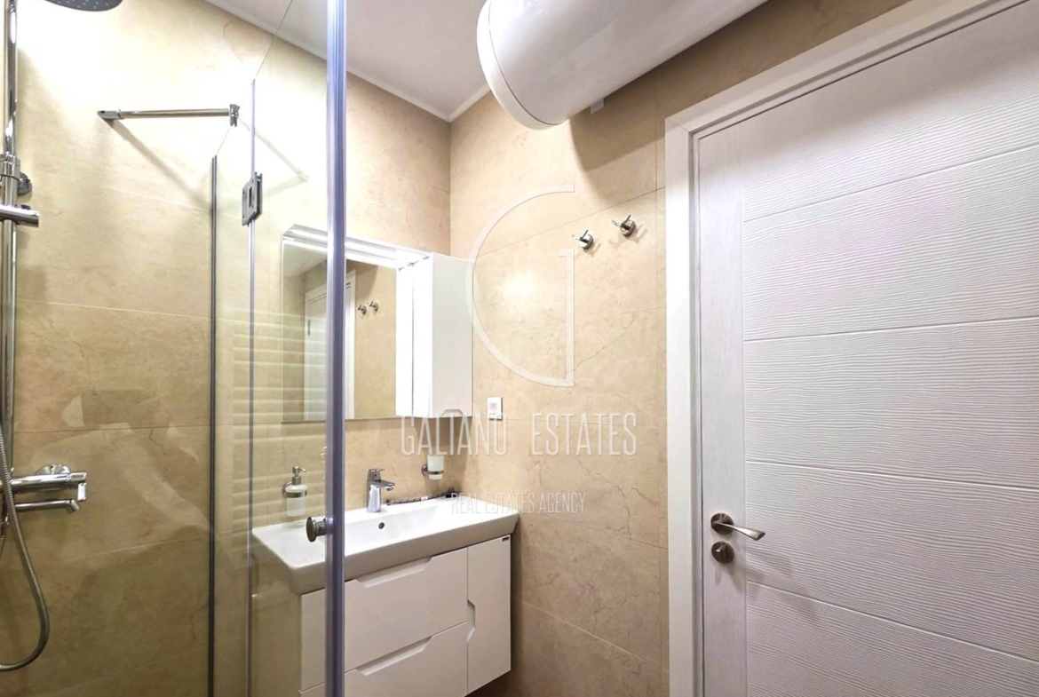 Дизайнерски двустаен апартамент с гараж в ж.к. Сухата река - 0