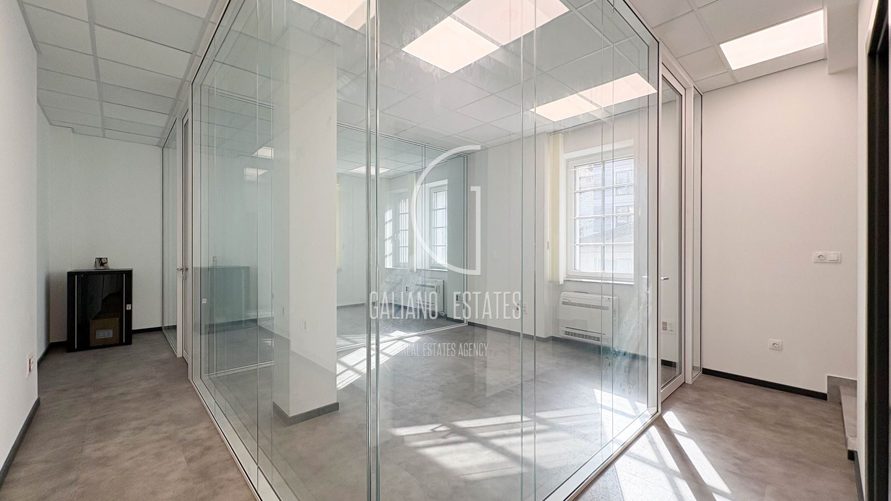 Атрактивен имот със статут на офис до Метростанция Сердика - 0