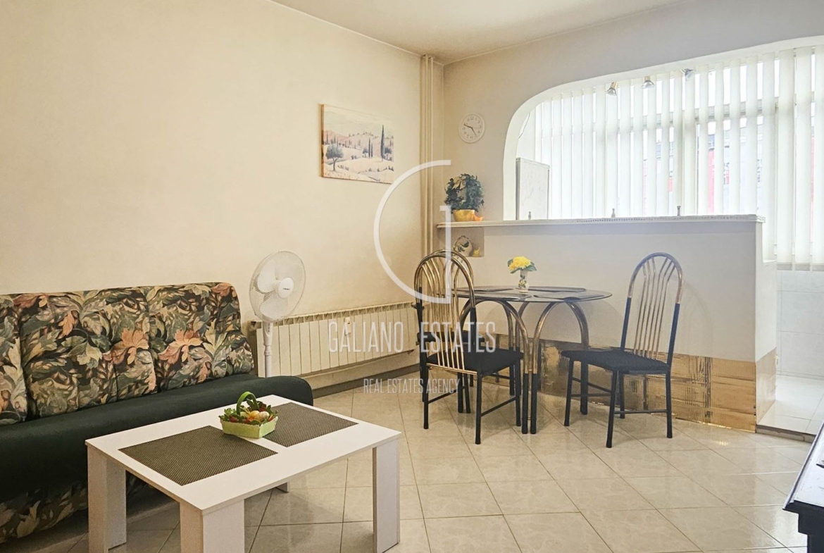 Слънчев двустаен апартамент в жк. "Младост 3" - 0