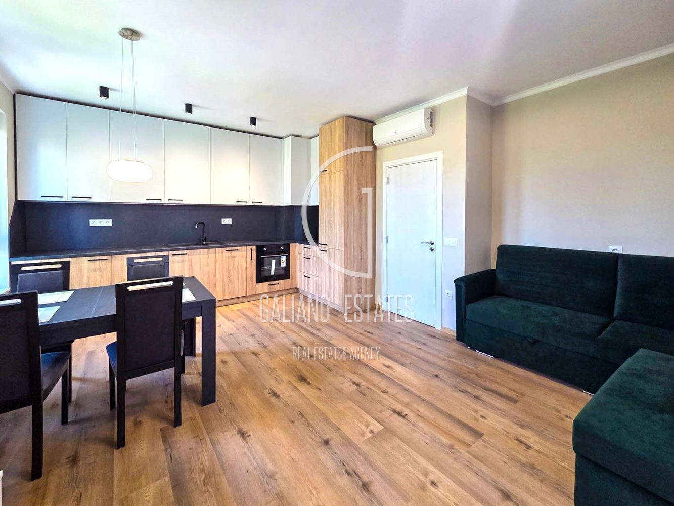 Дизайнерски двустаен апартамент с гараж в ж.к. Сухата река - 0