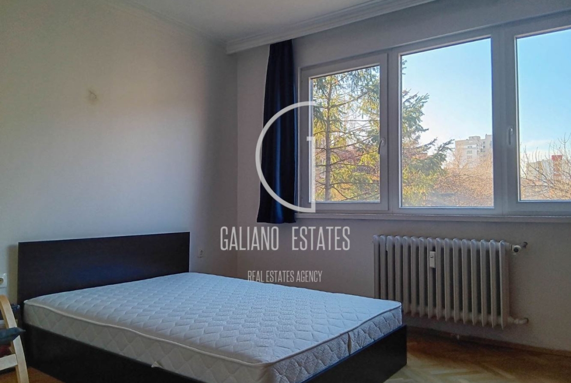 Четиристаен апартамент кв. Медицинска академия - 0