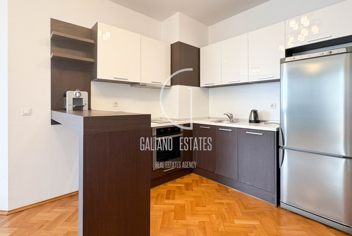 Просторен апартамент с прекрасна тераса в к-с Есте - 0