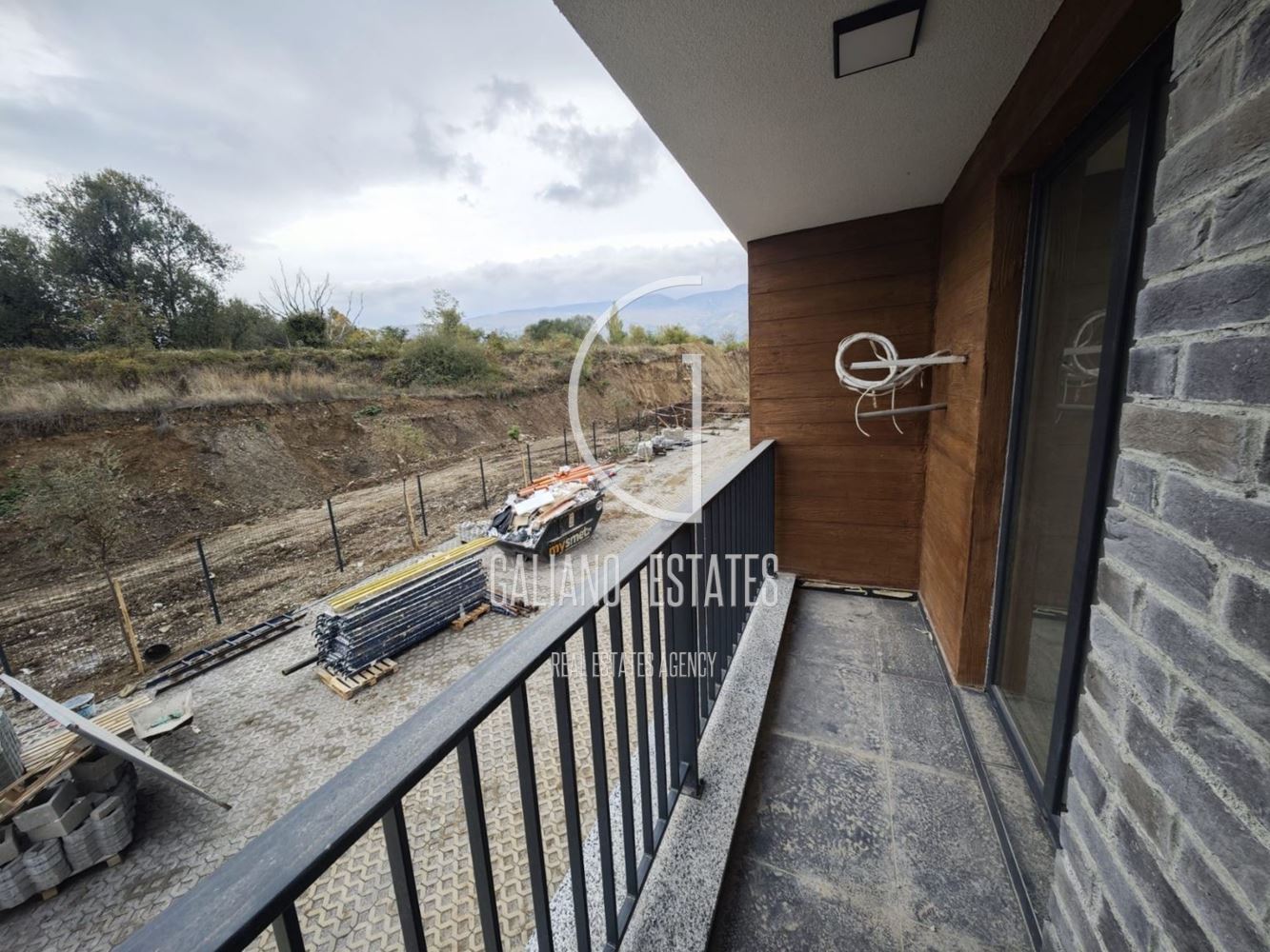 Двустаен апартамент в кв. Малинова Долина - 0