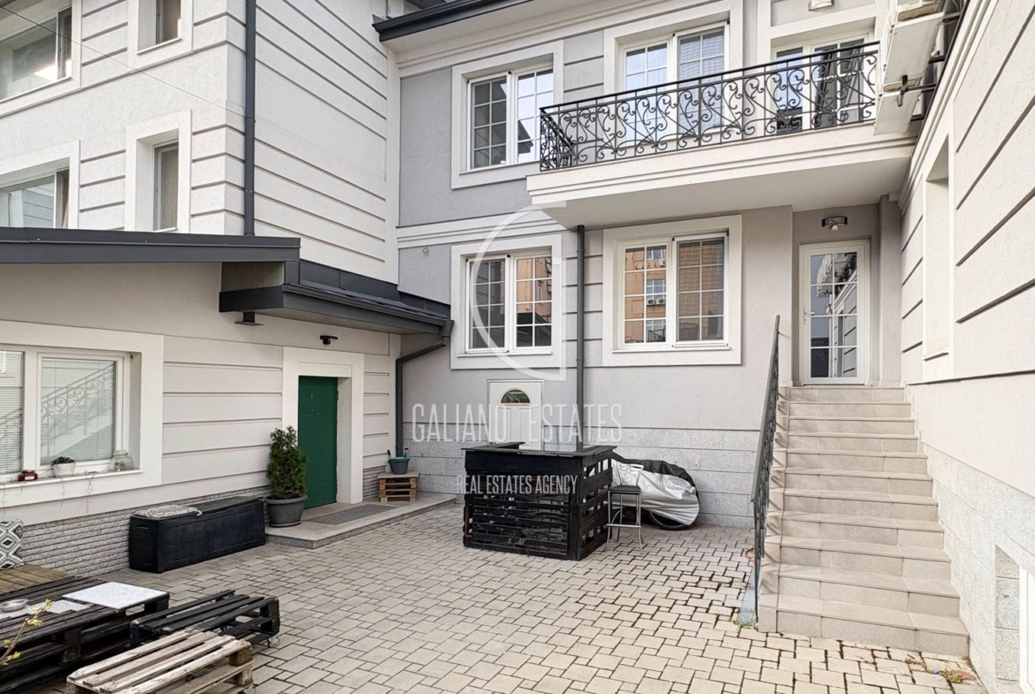 Атрактивен имот със статут на офис до Метростанция Сердика - 0