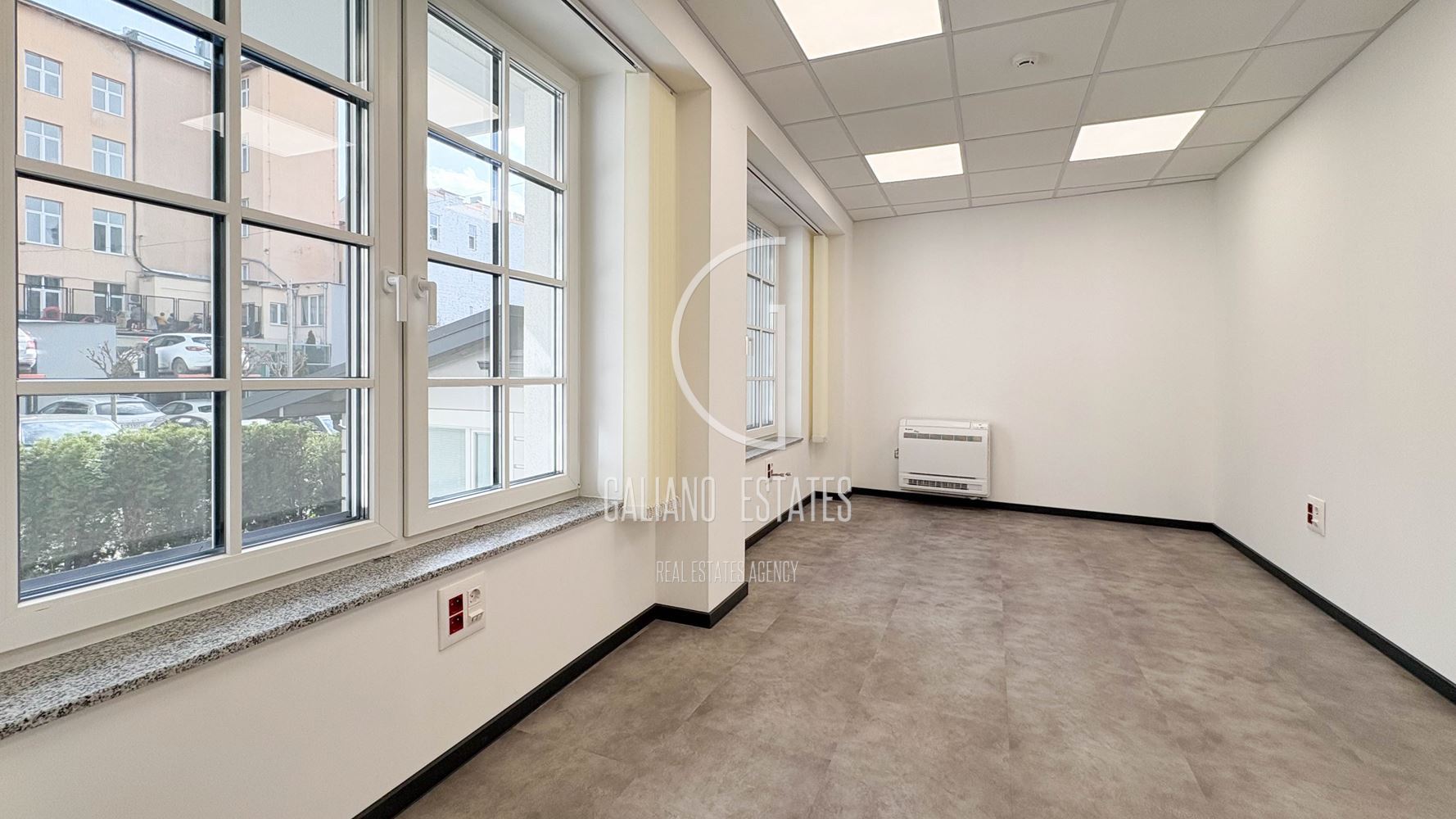 Атрактивен имот със статут на офис до Метростанция Сердика - 0