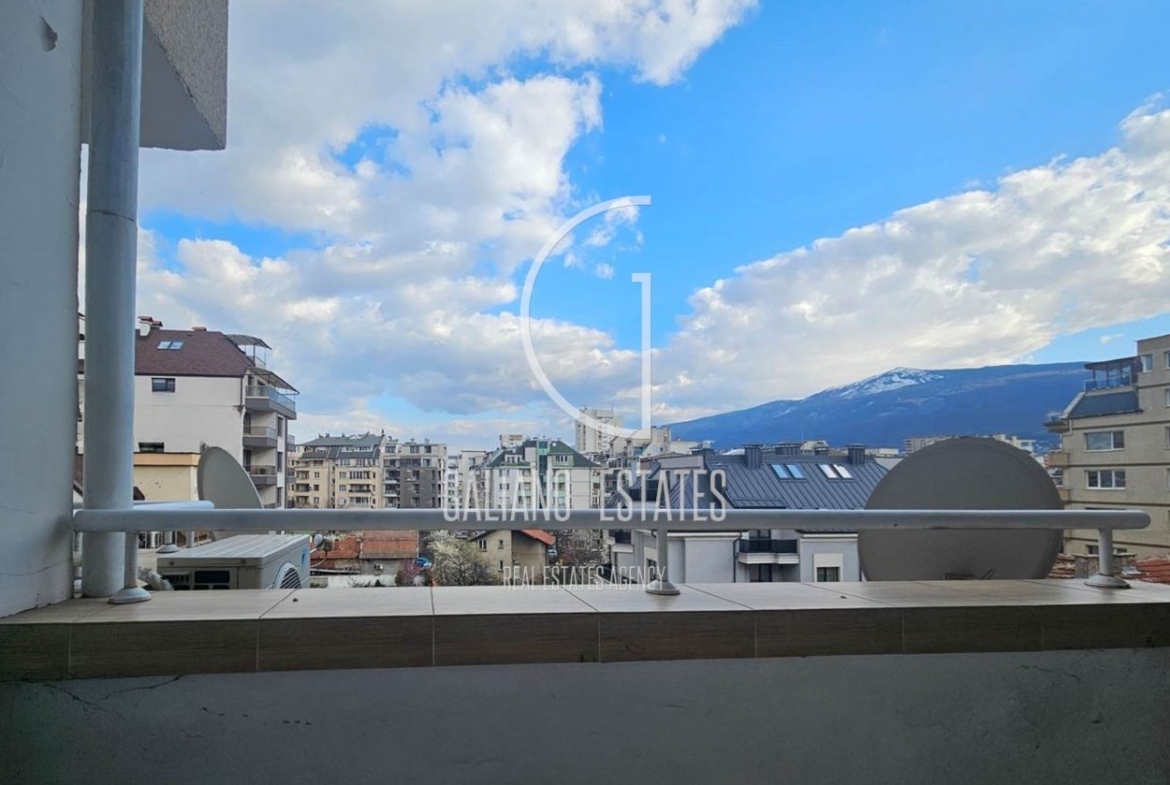 Тристаен апартамент в кв. Хиподрума - 0