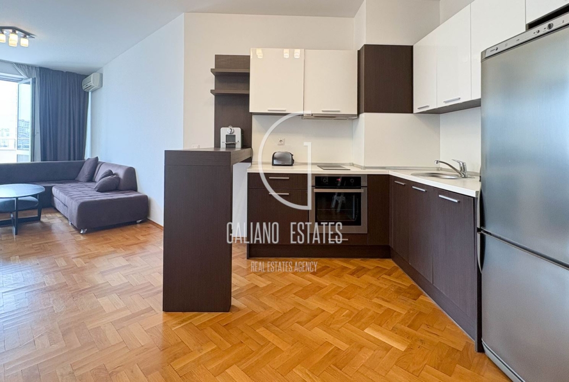 Просторен апартамент с прекрасна тераса в к-с Есте - 0