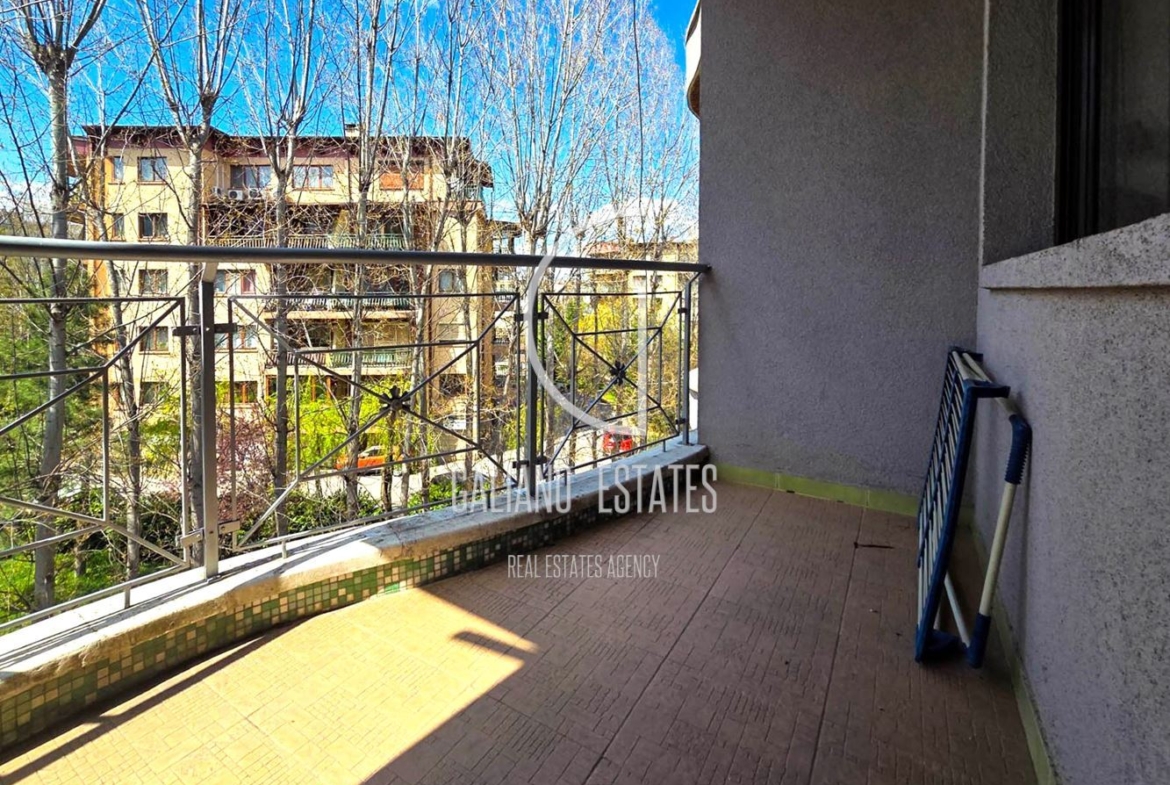 Просторен тристаен апартамент с гараж в кв. Витоша - 0