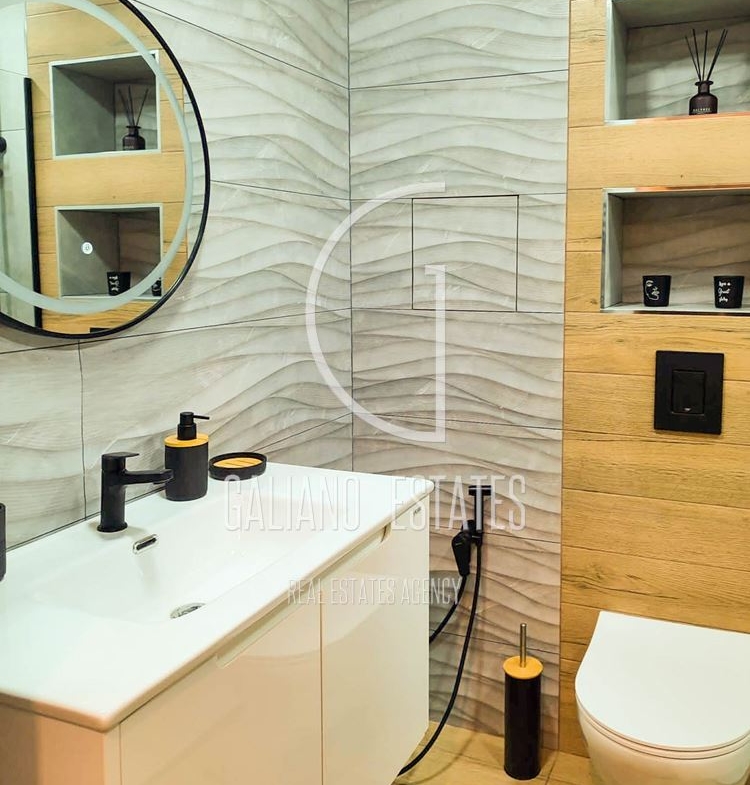 Двустаен апартамент с паркомясто в кв. Красно село - 0