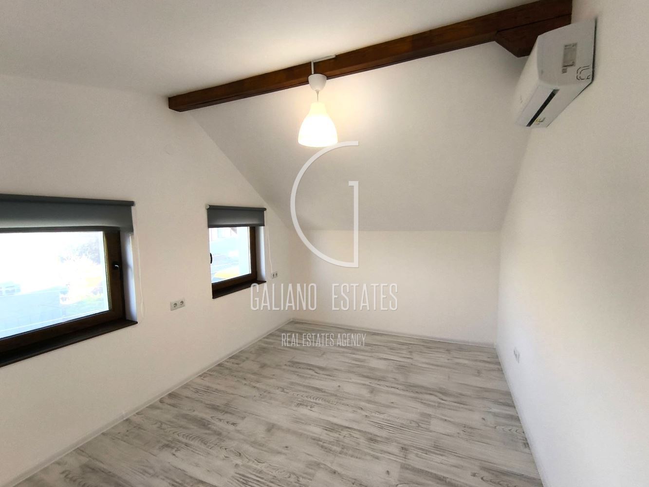 Модерна къща с просторен двор и паркоместа в Горубляне-0 Модерна къща с просторен двор и паркоместа в Горубляне - 0