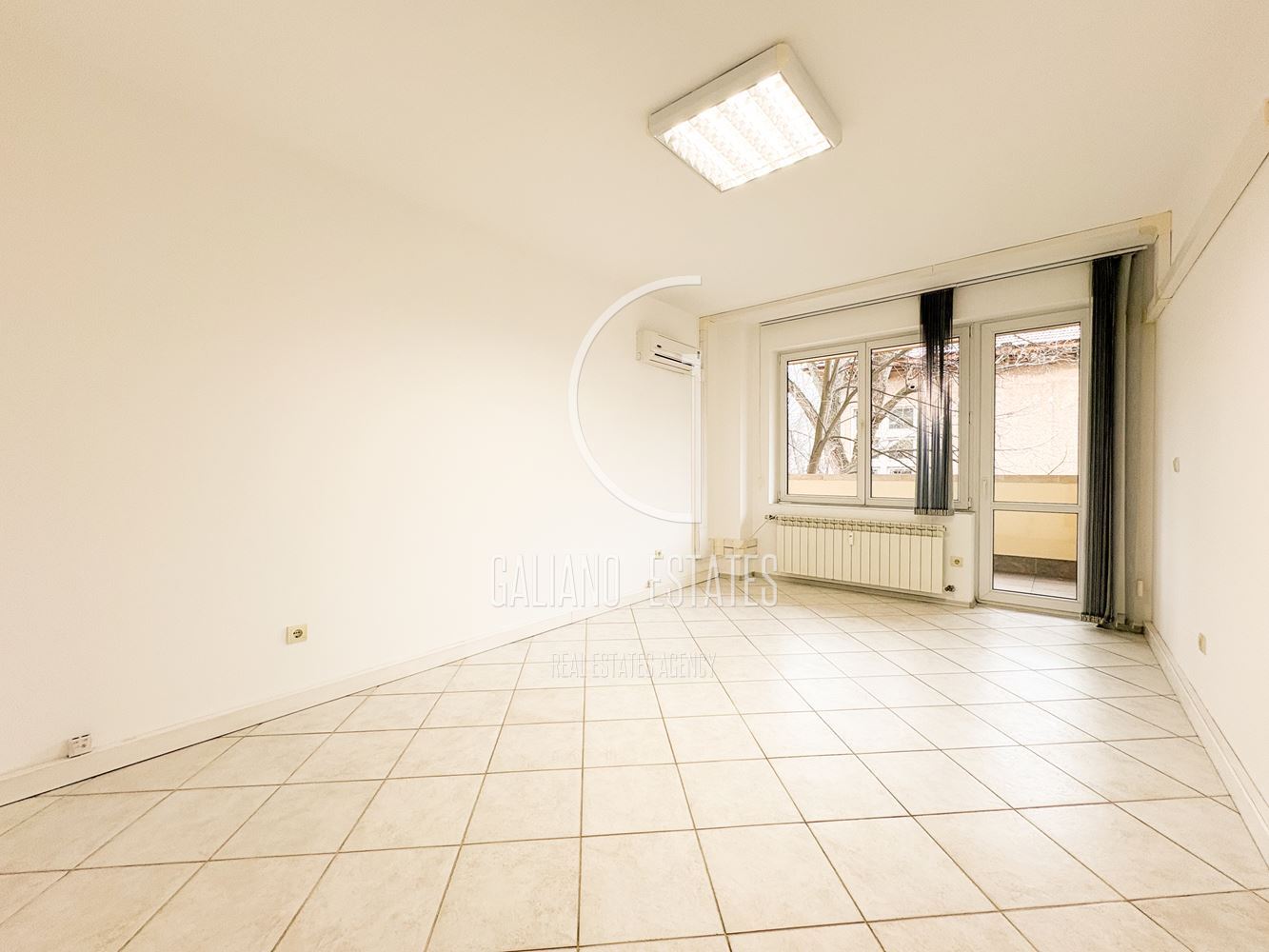 Просторен, светъл офис до метростанция Жулио Кюри - 0