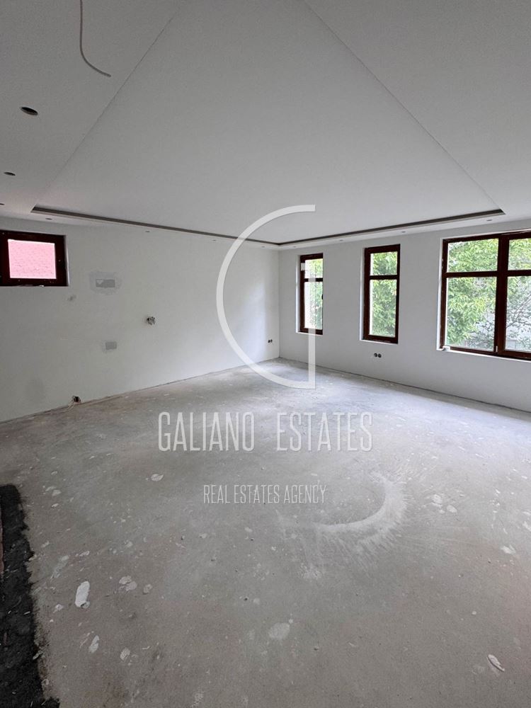 Еднофамилна къща в гр. Банкя - 0