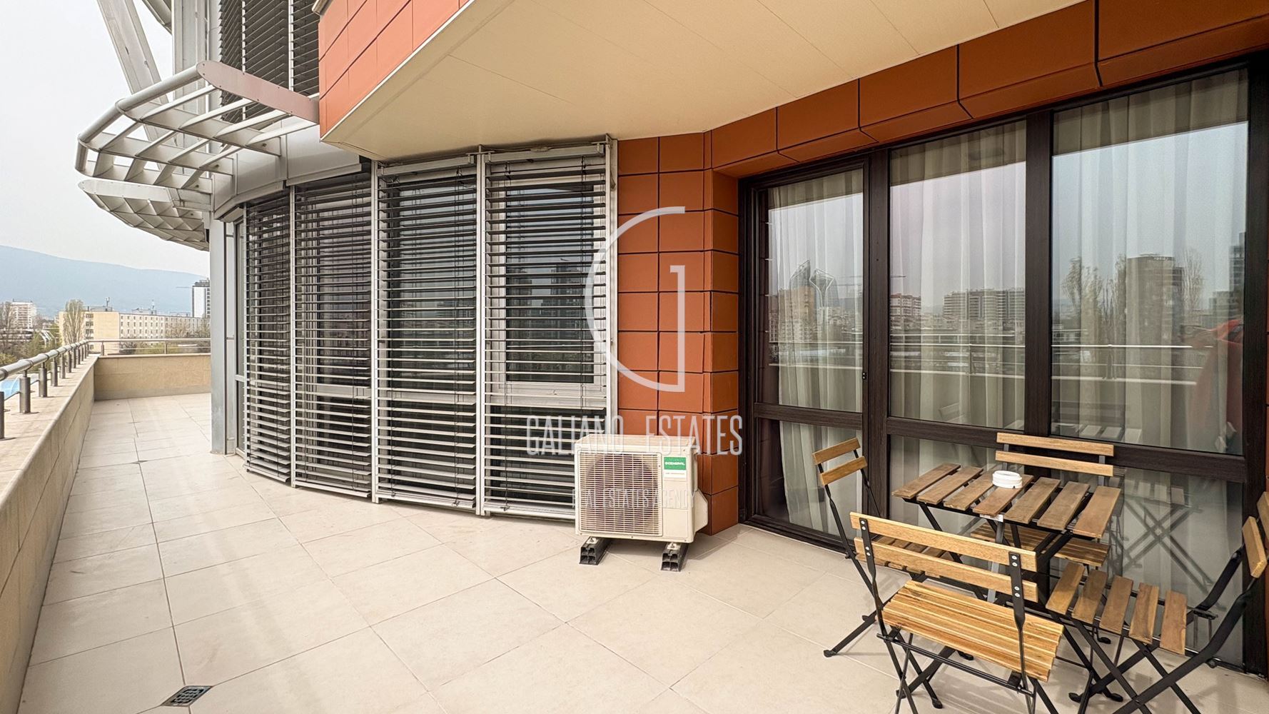 Просторен апартамент с прекрасна тераса в к-с Есте-0 Просторен апартамент с прекрасна тераса в к-с Есте - 0