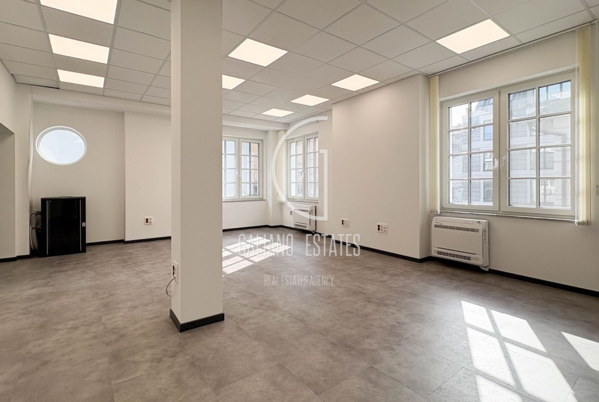 Атрактивен имот със статут на офис до Метростанция Сердика - 0