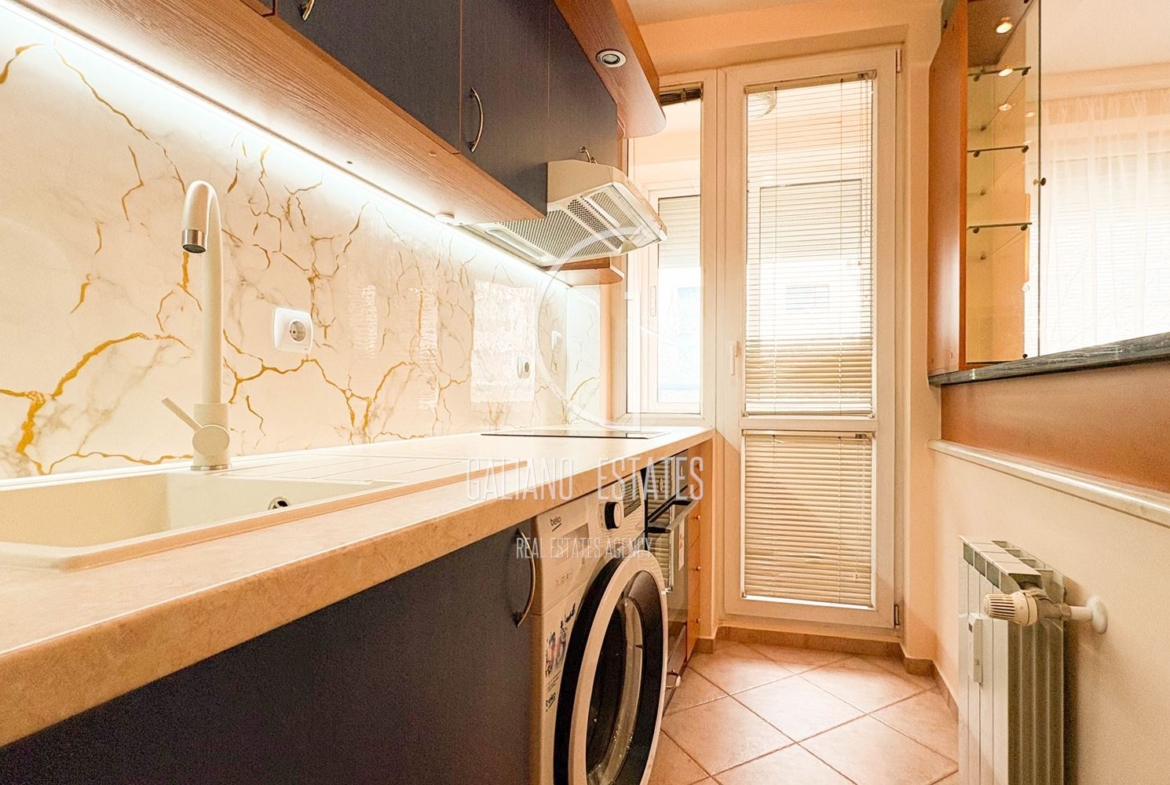 Уютен апартамент до Семинарията - 0