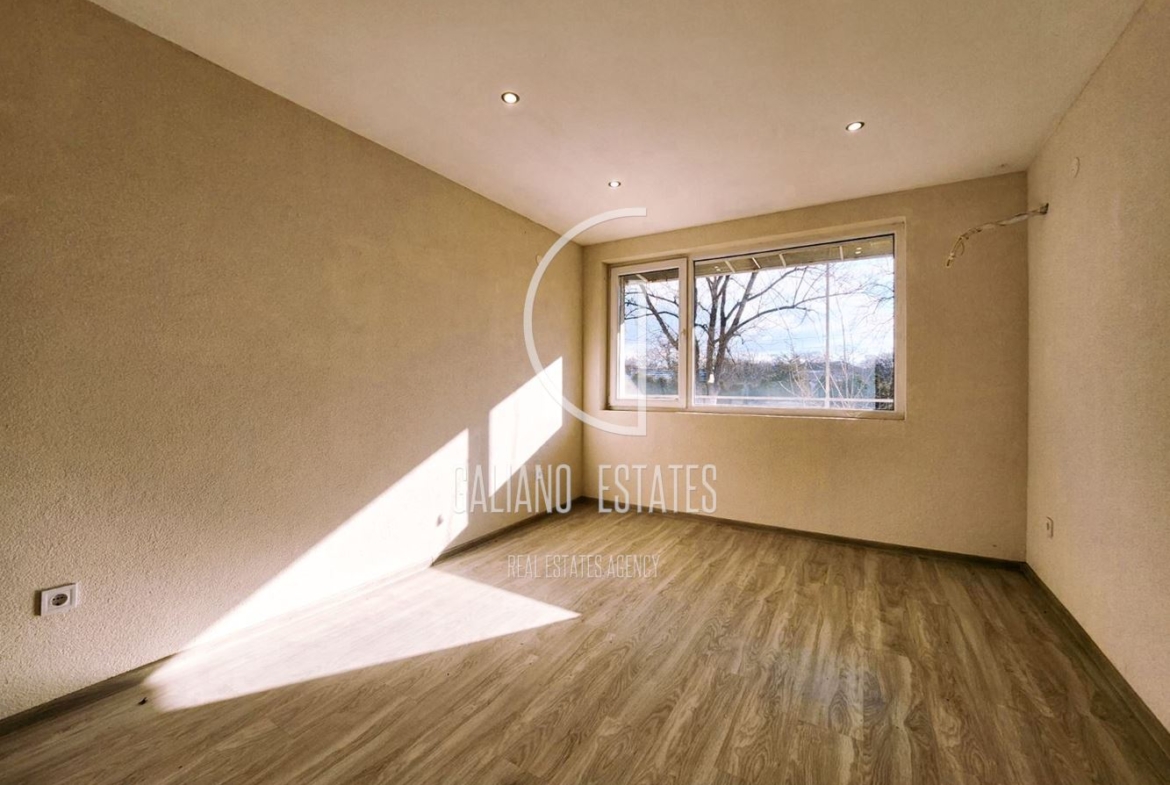 Ремонтиран апартамент в кв. Ботунец - 0