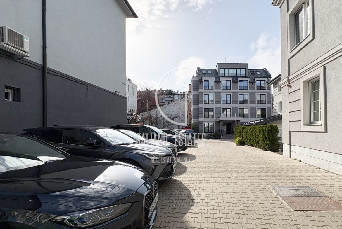 Атрактивен имот със статут на офис до Метростанция Сердика - 0