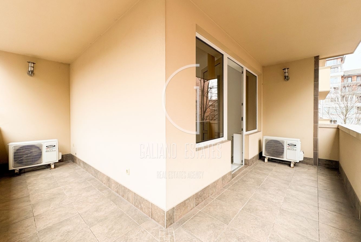 Просторен, светъл офис до метростанция Жулио Кюри - 0