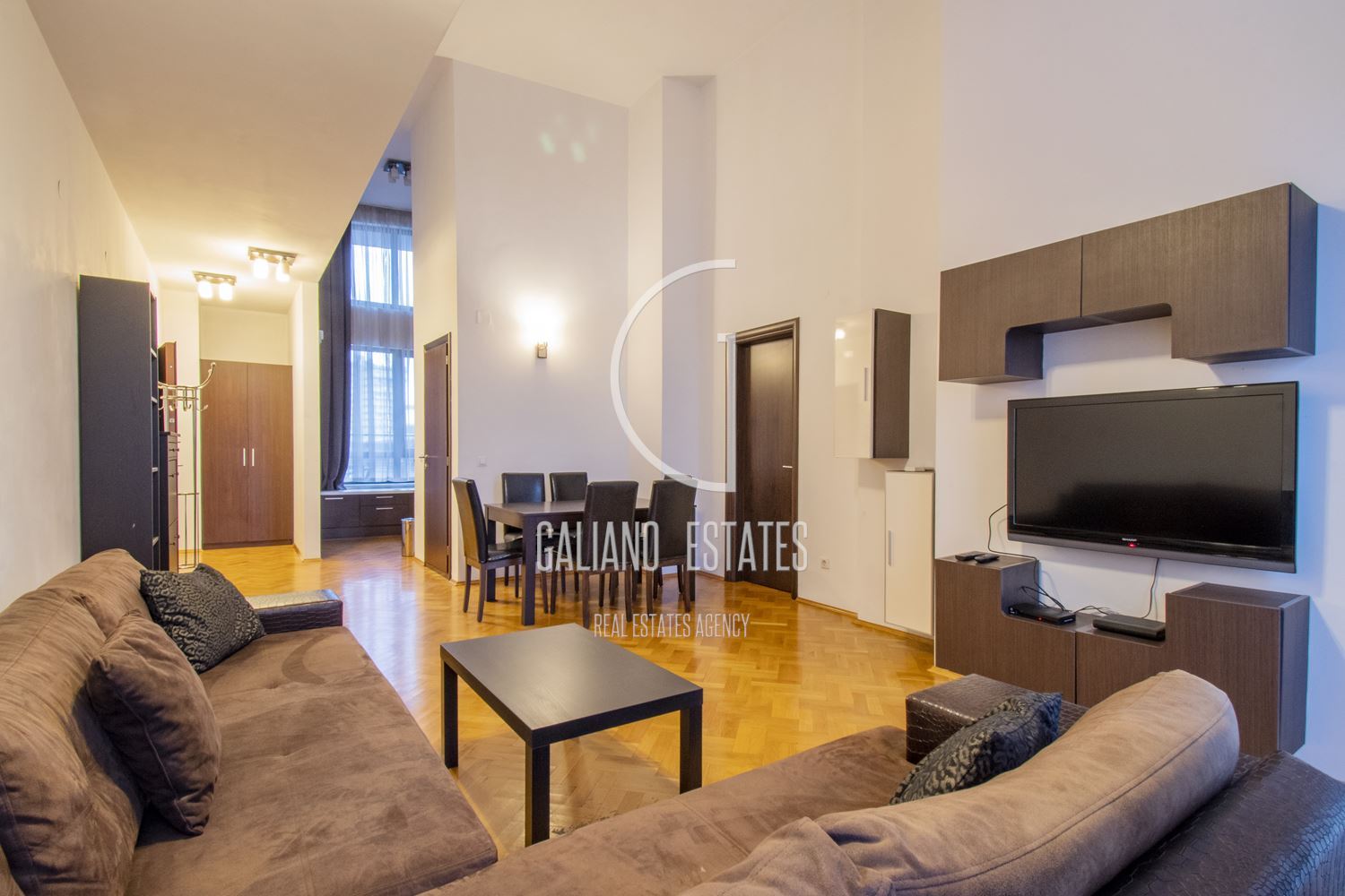 Прекрасен тристаен апартамент в престижен затворен комплекс - 0