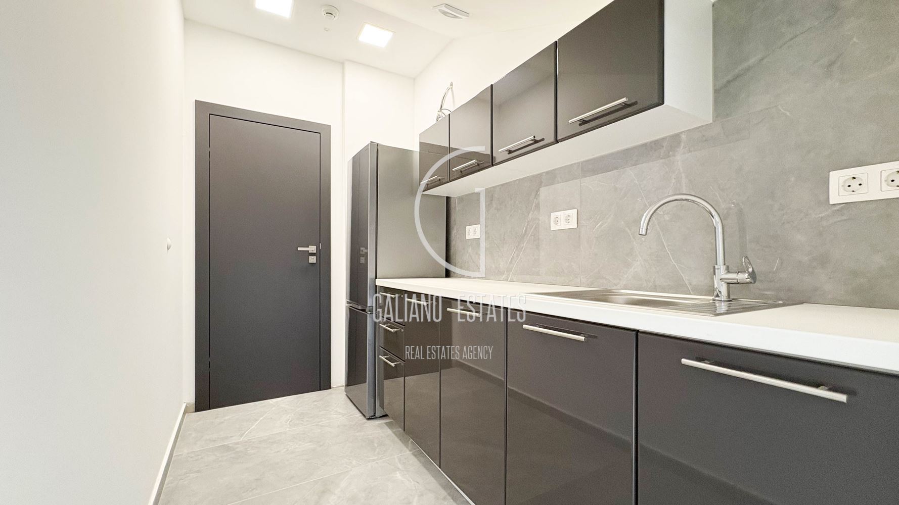 Атрактивен имот със статут на офис до Метростанция Сердика - 0