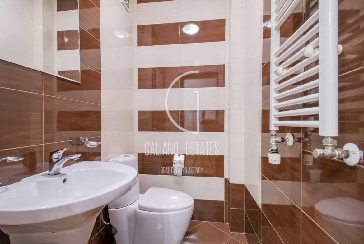 Прекрасен тристаен апартамент в престижен затворен комплекс - 0