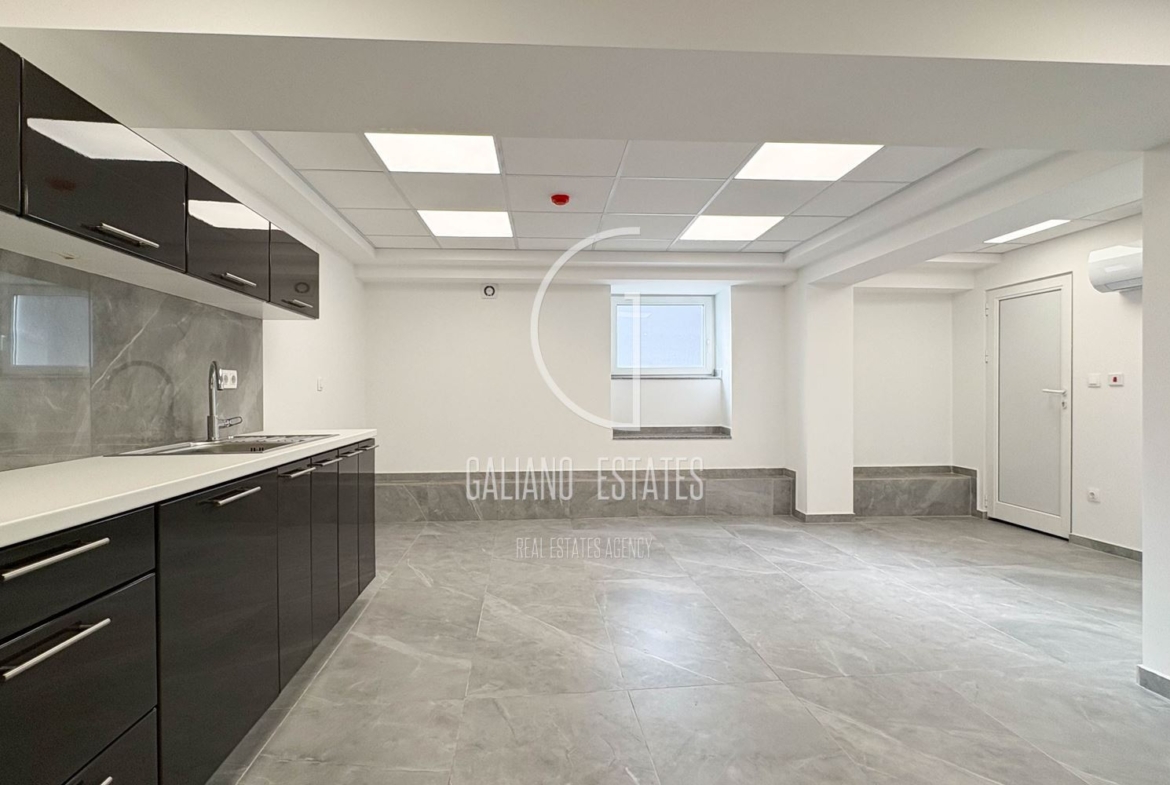 Атрактивен имот със статут на офис до Метростанция Сердика - 0