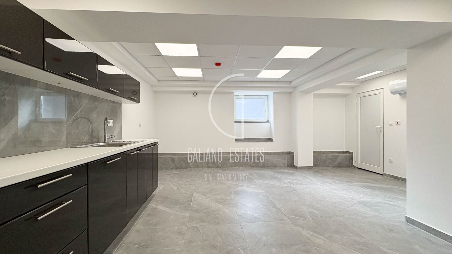 Атрактивен имот със статут на офис до Метростанция Сердика - 0