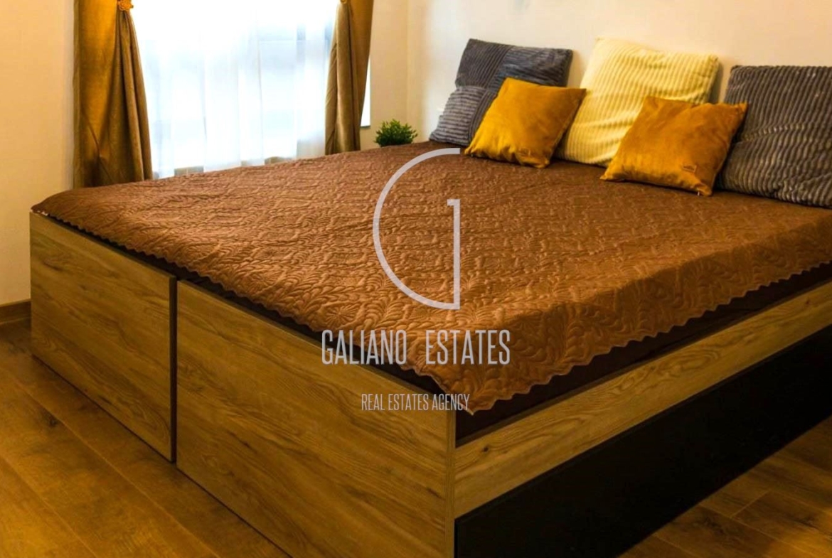 Елегантен тристаен апартамент в ж.к. Изток - 0