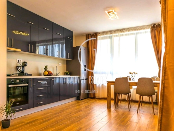 Елегантен тристаен апартамент в ж.к. Изток - 0