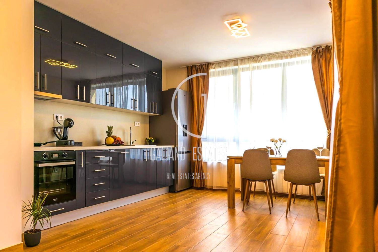 Елегантен тристаен апартамент в ж.к. Изток - 0