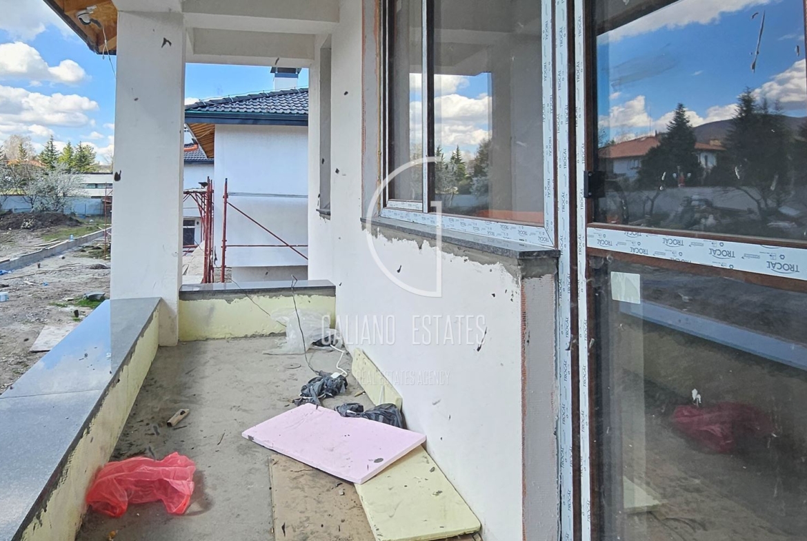 Елегантна еднофамилна къща в гр. Банкя - 0