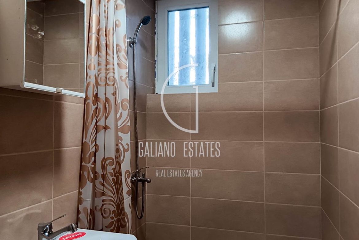 Четиристаен апартамент кв. Медицинска академия - 0