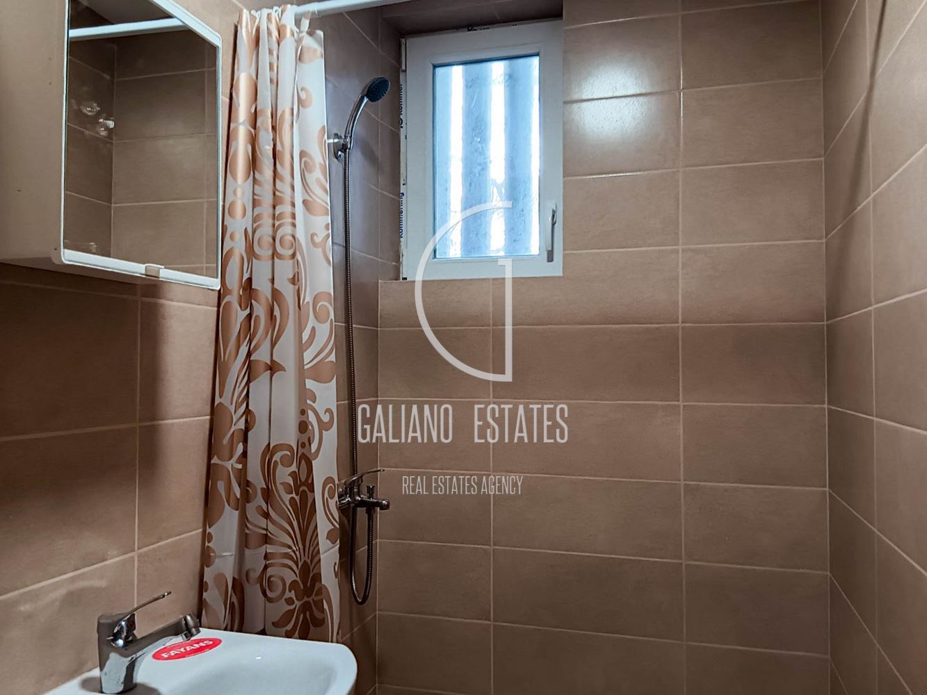 Четиристаен апартамент кв. Медицинска академия - 0