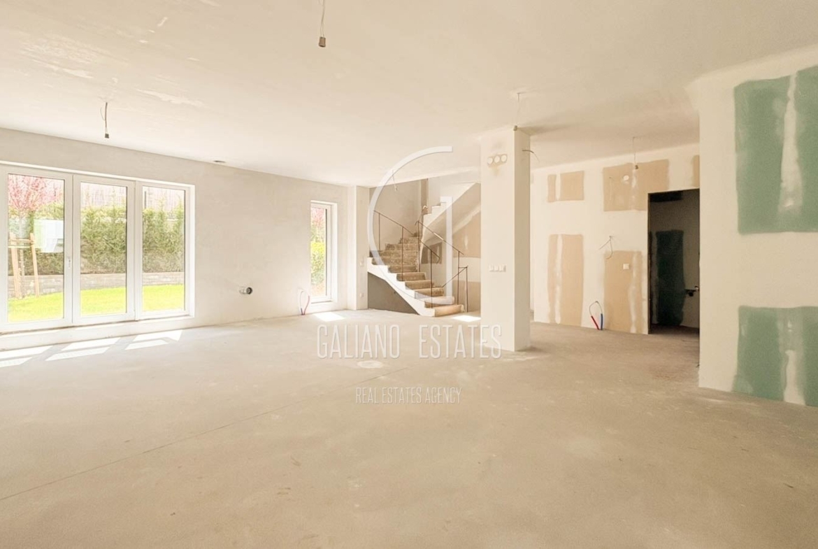 Дом с потенциал в сърцето на Residential Park Lozen - 0