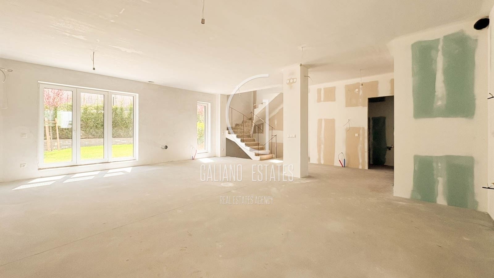 Дом с потенциал в сърцето на Residential Park Lozen - 0