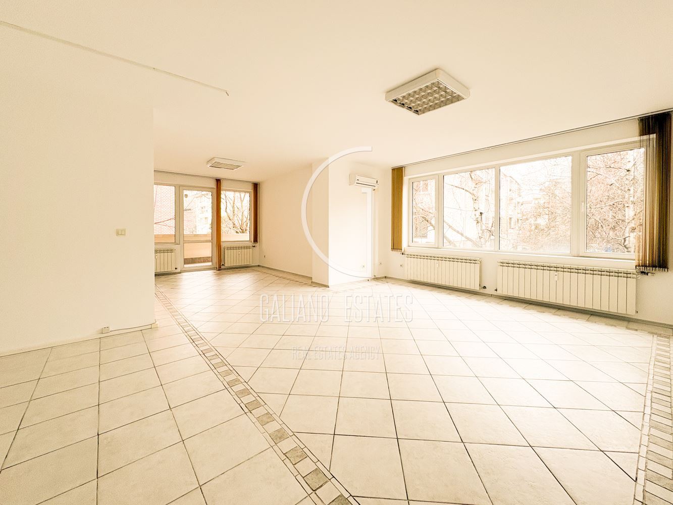 Просторен, светъл офис до метростанция Жулио Кюри - 0