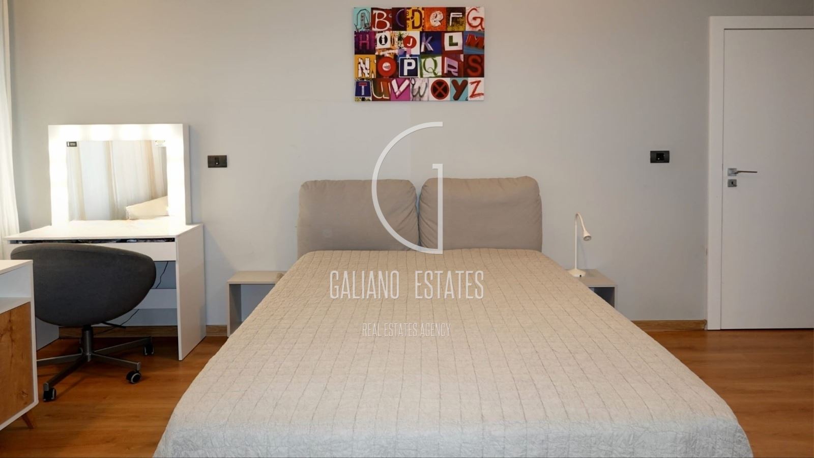 Просторен апартамент в кв.Стрелбище - 0