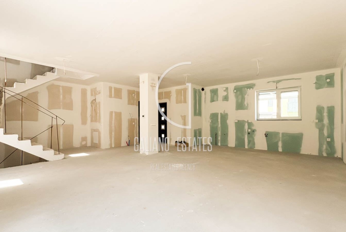 Дом с потенциал в сърцето на Residential Park Lozen - 0