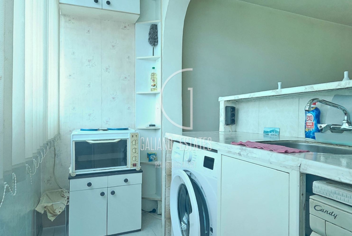 Слънчев двустаен апартамент в жк. "Младост 3" - 0