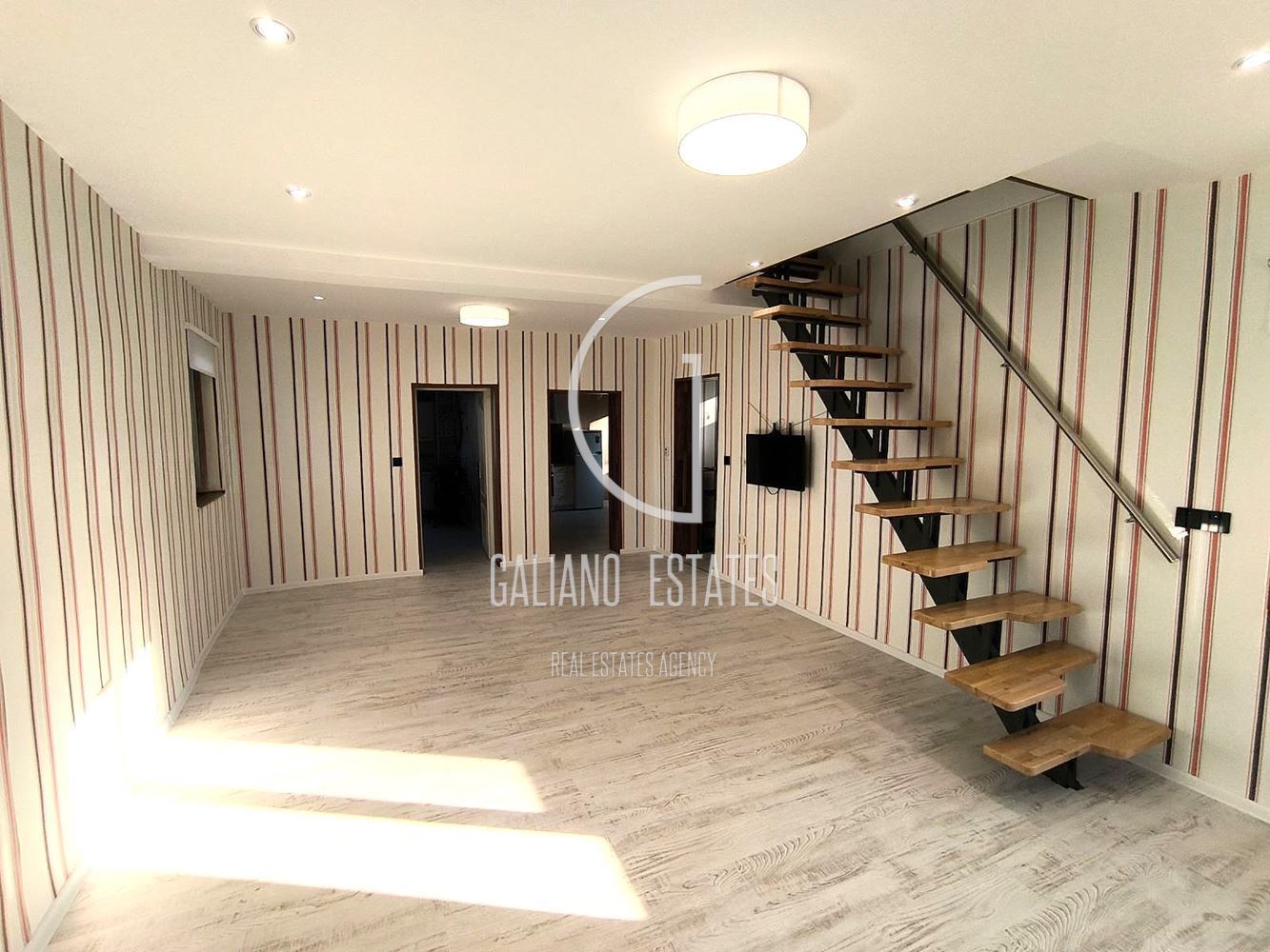 Модерна къща с просторен двор и паркоместа в Горубляне-0 Модерна къща с просторен двор и паркоместа в Горубляне - 0