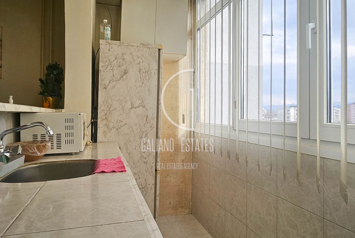 Слънчев двустаен апартамент в жк. "Младост 3" - 0