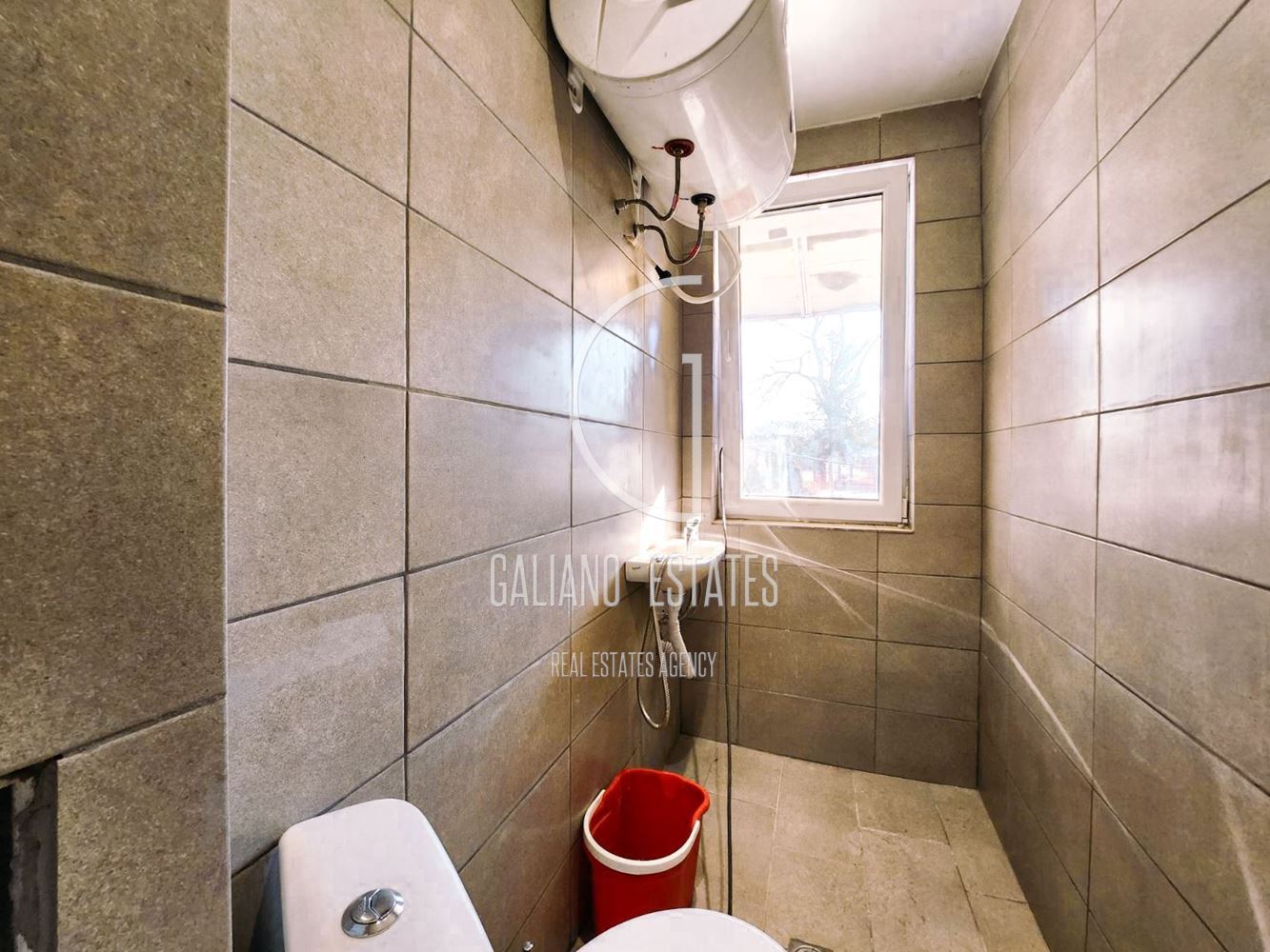 Ремонтиран апартамент в кв. Ботунец - 0