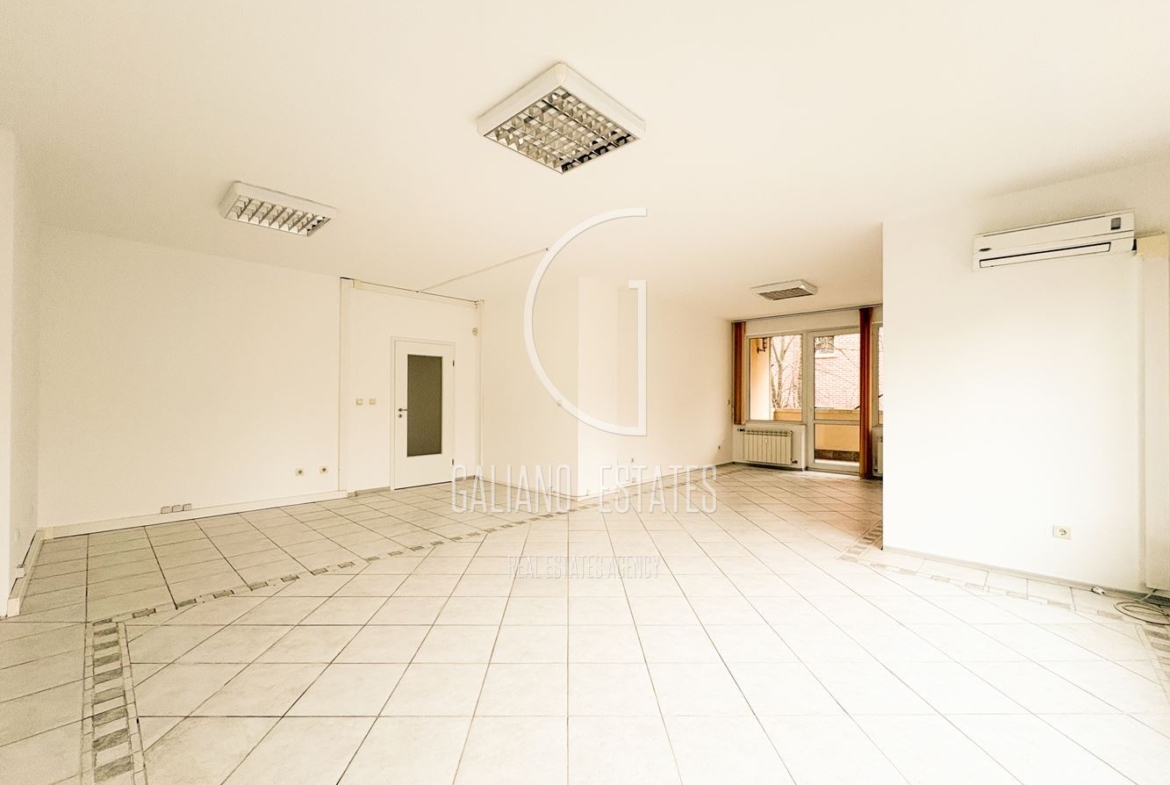 Просторен, светъл офис до метростанция Жулио Кюри - 0