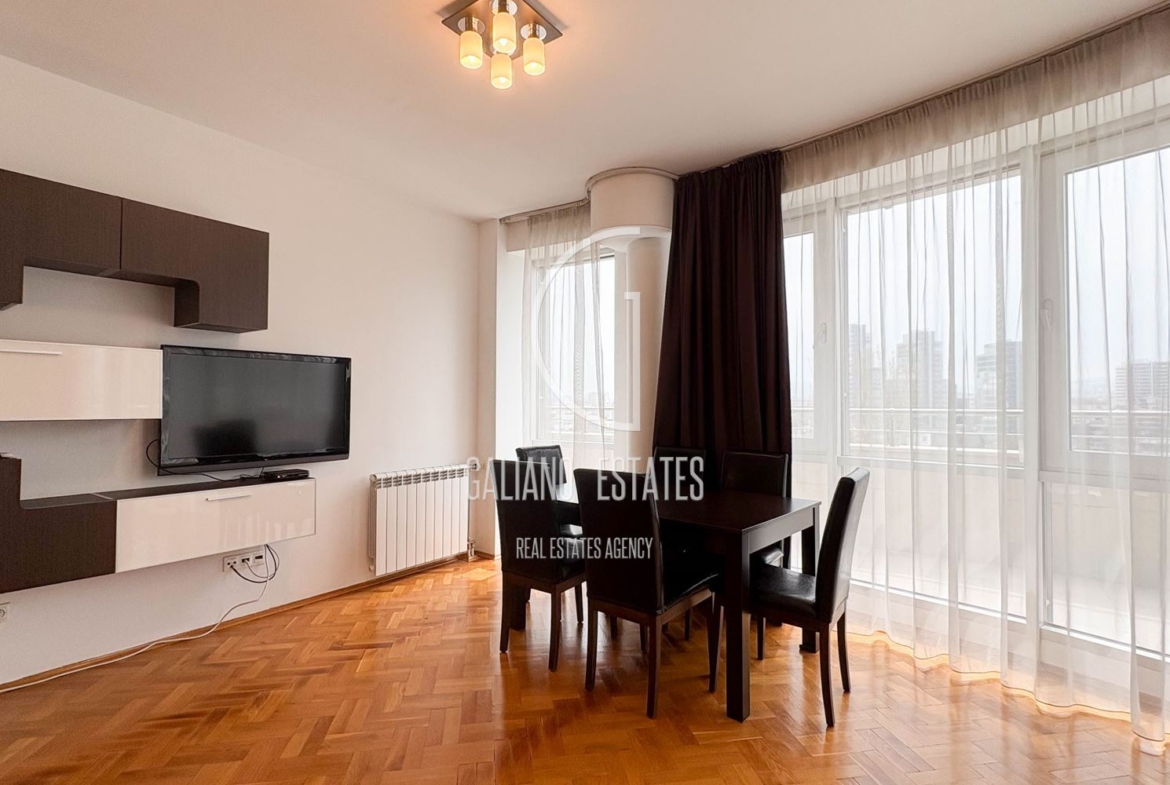 Просторен апартамент с прекрасна тераса в к-с Есте - 0