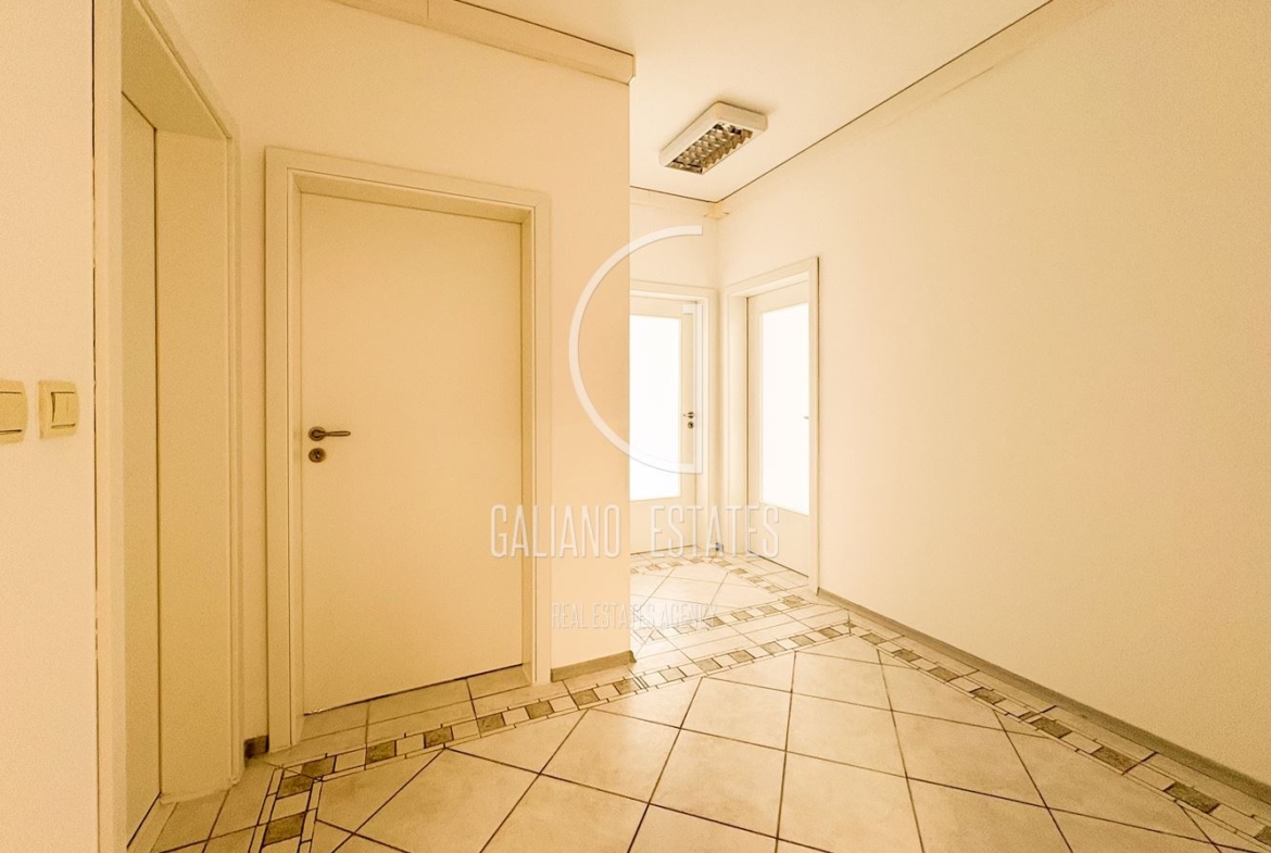 Просторен, светъл офис до метростанция Жулио Кюри - 0