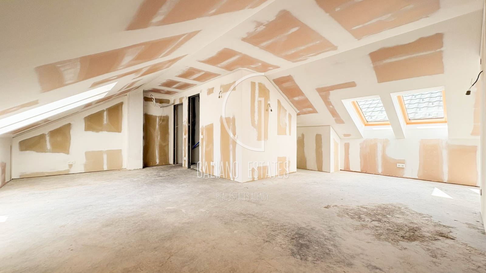 Дом с потенциал в сърцето на Residential Park Lozen - 0