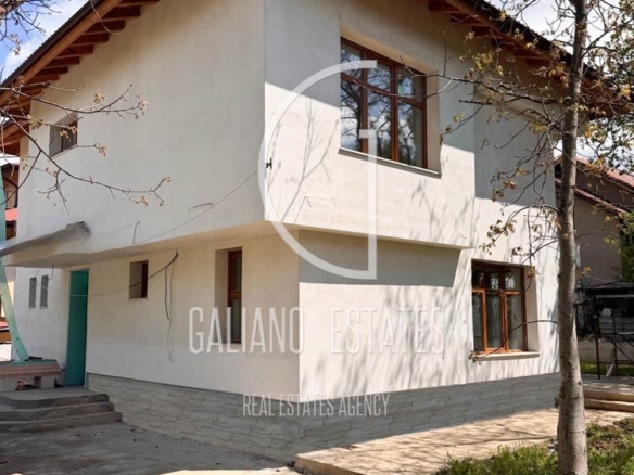 Еднофамилна къща в гр. Банкя - 0